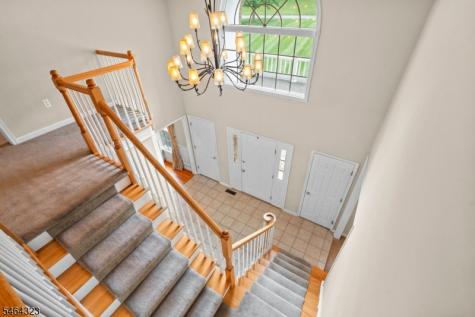 10 Berkshire Way Holland NJ 08848