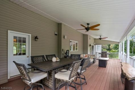 10 Berkshire Way Holland NJ 08848