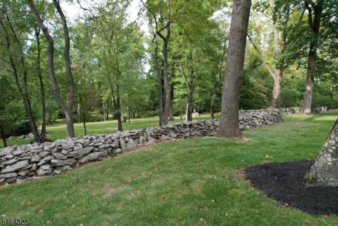 10 Berkshire Way Holland NJ 08848