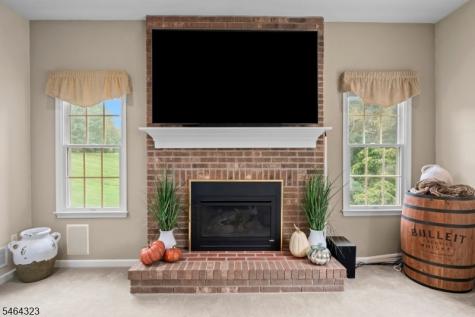 10 Berkshire Way Holland NJ 08848