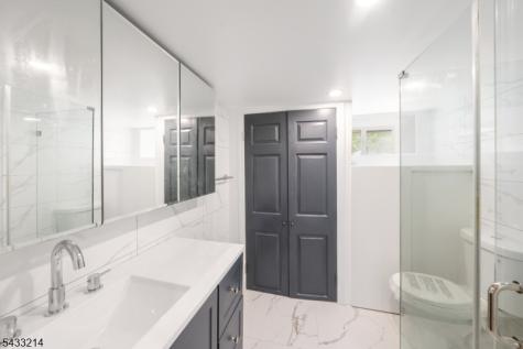 17 Carr Lane Roxbury NJ 07885