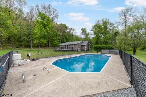 17 Carr Lane Roxbury NJ 07885