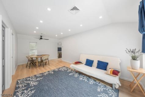 17 Carr Lane Roxbury NJ 07885
