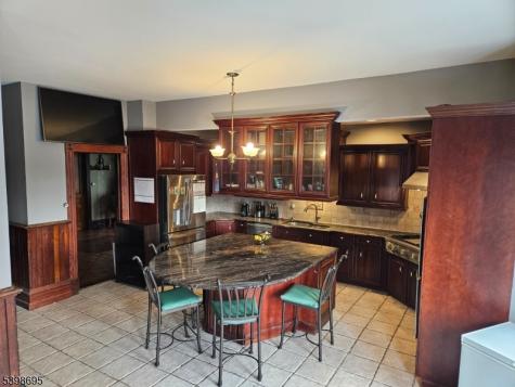 608 3RD Street Belvidere NJ 07823
