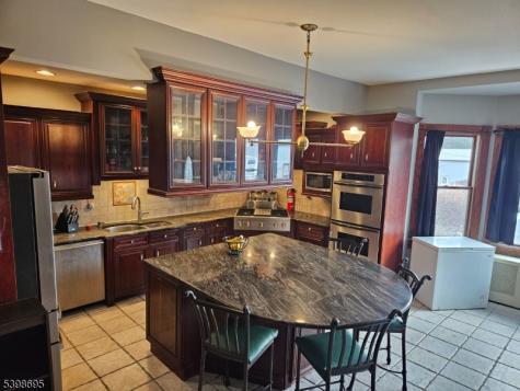 608 3RD Street Belvidere NJ 07823