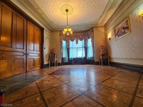 608 3RD Street Belvidere NJ 07823