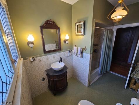 608 3RD Street Belvidere NJ 07823