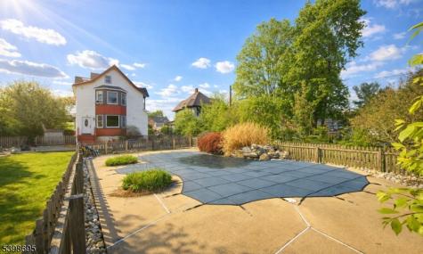 608 3RD Street Belvidere NJ 07823