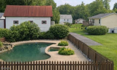 608 3RD Street Belvidere NJ 07823