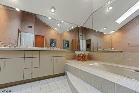 510 Hampton Hill Road Franklin Lakes NJ 07417