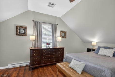 70 Berkley Avenue Woodbridge NJ 07067