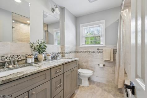 14 Dorset Drive Kenilworth NJ 07033