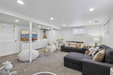 14 Dorset Drive Kenilworth NJ 07033