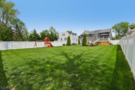 14 Dorset Drive Kenilworth NJ 07033
