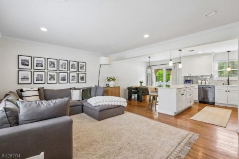 14 Dorset Drive Kenilworth NJ 07033