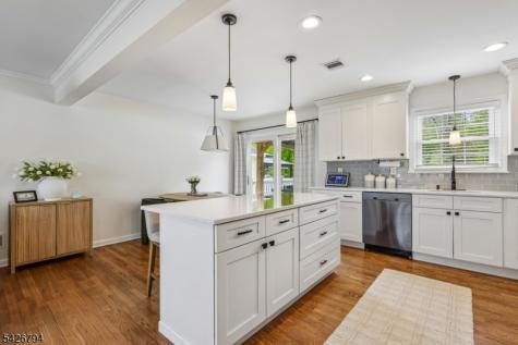 14 Dorset Drive Kenilworth NJ 07033