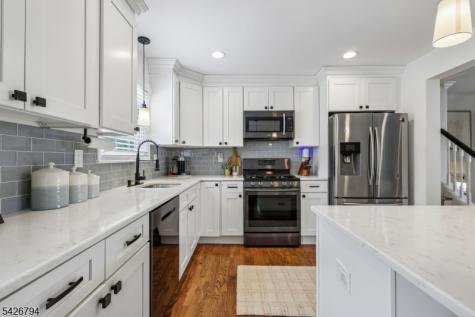 14 Dorset Drive Kenilworth NJ 07033