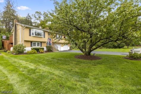 11 Vlietstra Drive Vernon NJ 07418