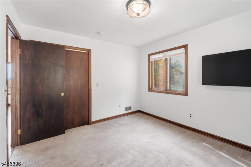 27 Degroat Road Wantage NJ 07461