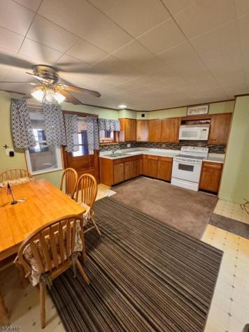 36 Willow Avenue Bloomsbury NJ 08804
