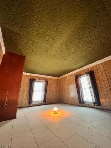 36 Willow Avenue Bloomsbury NJ 08804