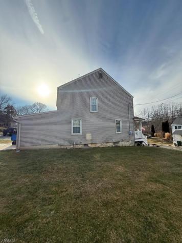 36 Willow Avenue Bloomsbury NJ 08804