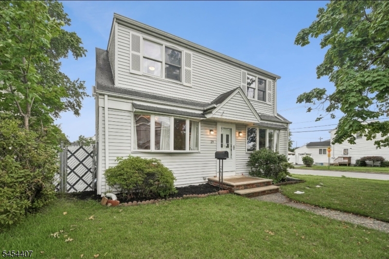 29 Henry Street Elmwood Park NJ 07407