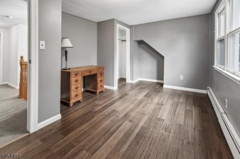 29 Henry Street Elmwood Park NJ 07407
