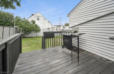 29 Henry Street Elmwood Park NJ 07407