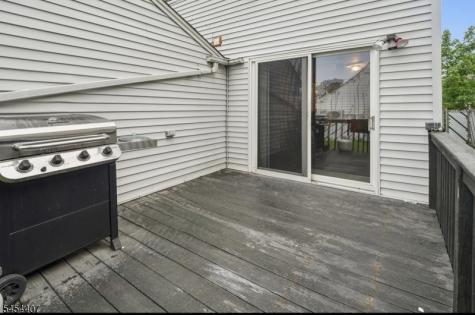 29 Henry Street Elmwood Park NJ 07407