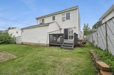 29 Henry Street Elmwood Park NJ 07407