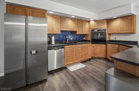 29 Henry Street Elmwood Park NJ 07407