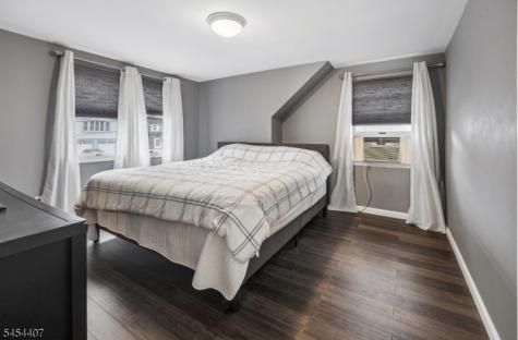 29 Henry Street Elmwood Park NJ 07407