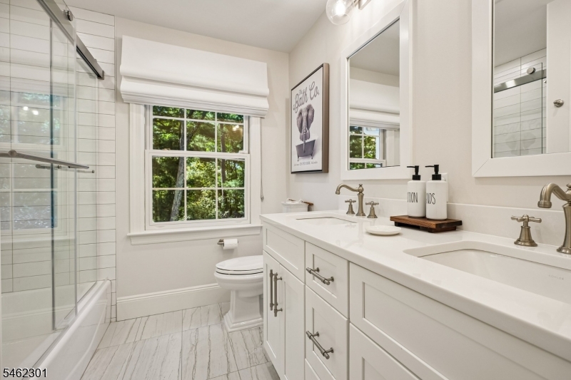 32 Stratford Drive Livingston NJ 07039