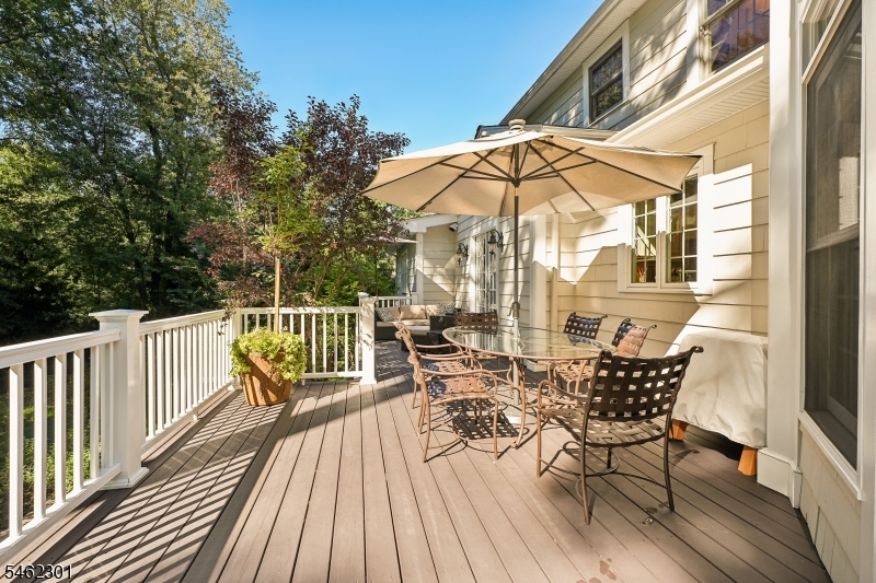 32 Stratford Drive Livingston NJ 07039