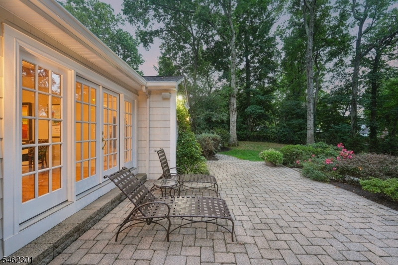 32 Stratford Drive Livingston NJ 07039