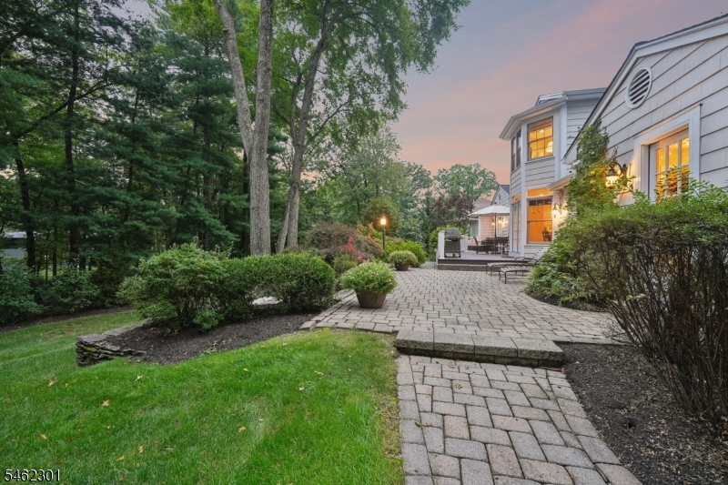 32 Stratford Drive Livingston NJ 07039