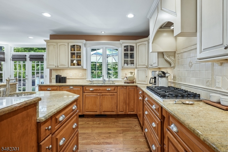 32 Stratford Drive Livingston NJ 07039