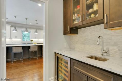 16 Exeter Road Millburn NJ 07078