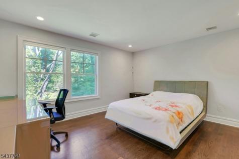 16 Exeter Road Millburn NJ 07078