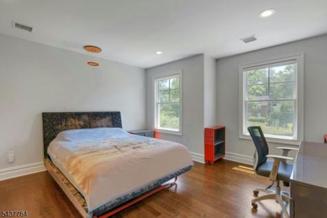 16 Exeter Road Millburn NJ 07078