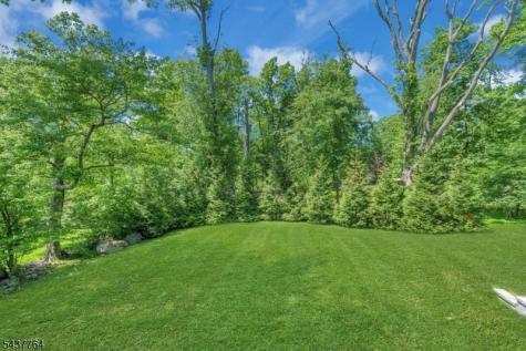16 Exeter Road Millburn NJ 07078