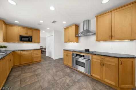 20 Cedar Grove Road Clinton NJ 08801