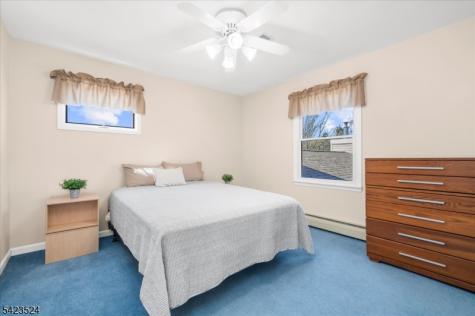 20 Cedar Grove Road Clinton NJ 08801