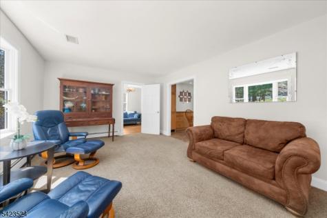 20 Cedar Grove Road Clinton NJ 08801