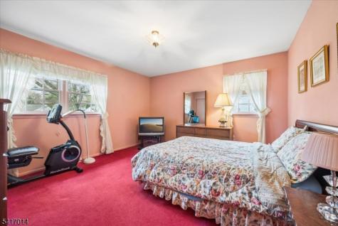 39 Gallinson Drive Berkeley Heights NJ 07974