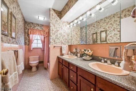 39 Gallinson Drive Berkeley Heights NJ 07974