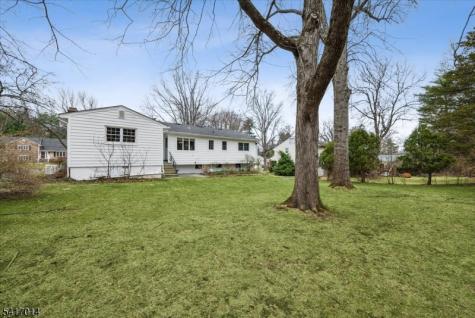 39 Gallinson Drive Berkeley Heights NJ 07974