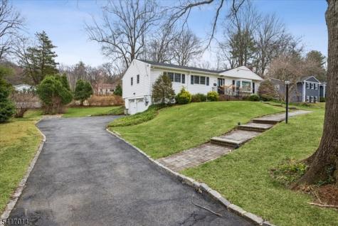 39 Gallinson Drive Berkeley Heights NJ 07974