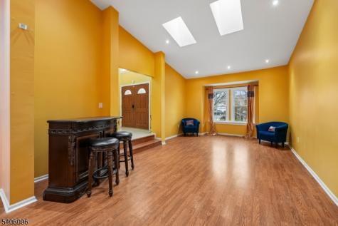 9 Chipwood Lane North Brunswick NJ 08902